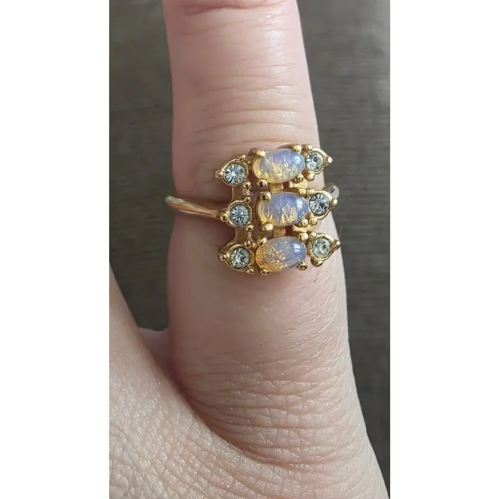 Opalite Statement Cluster Ring Avon Vintage Size 5.5 Clear Accent - Picture 2 of 9